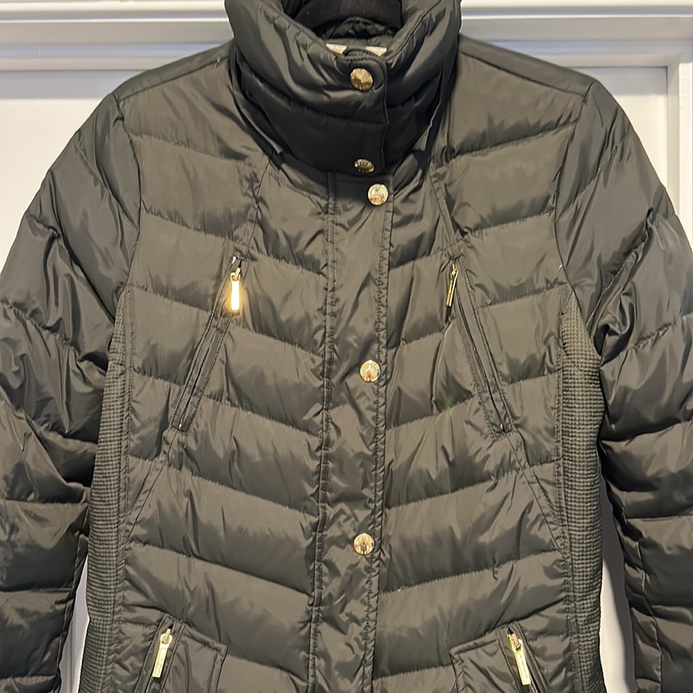 Michael Kors Puffer Coat, Size Medium!